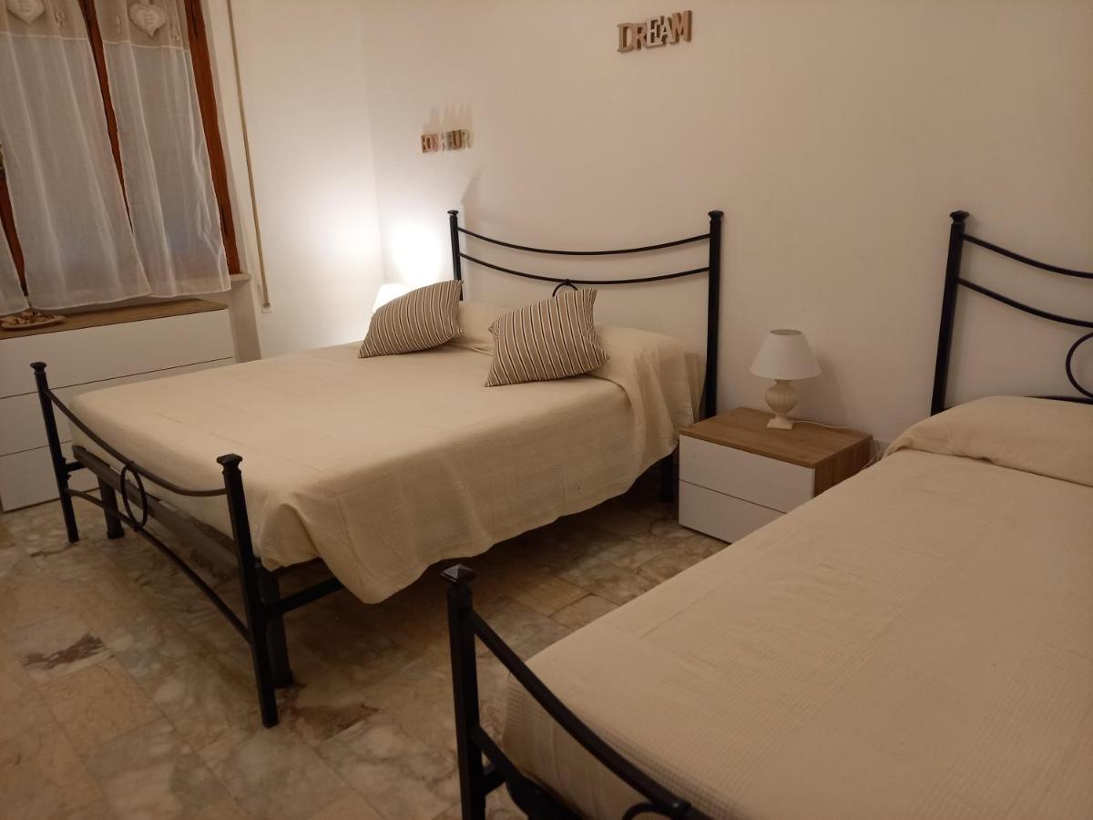 Bilocale Climatizzato A 850M Dalla Spiaggia Casa Katia Marina di Massa Esterno foto